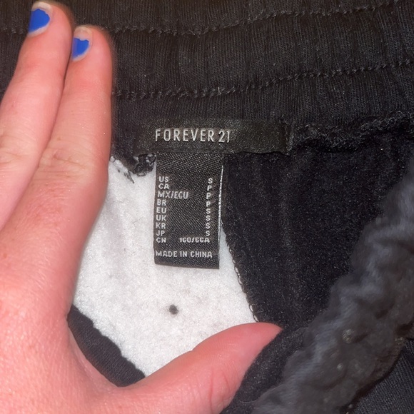 Forever 21 black and white sweatpants! Barley worn and in perfect condition! - Picture 2 of 3